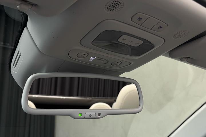 Hvid Fiat 500e fra 2023