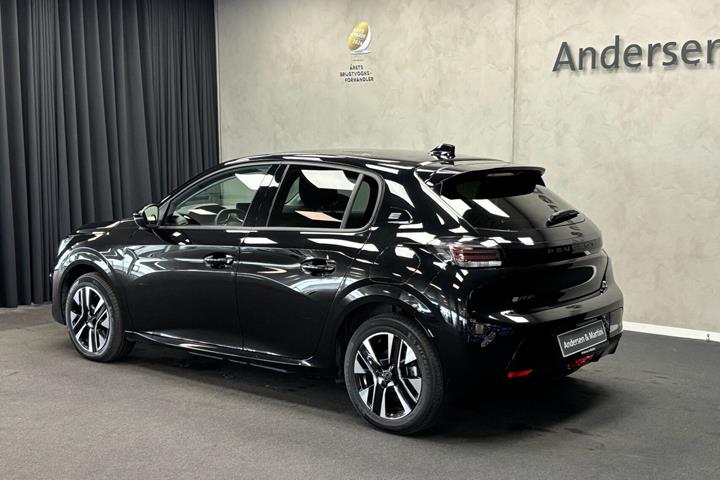 Sort Peugeot e-208 fra 2025