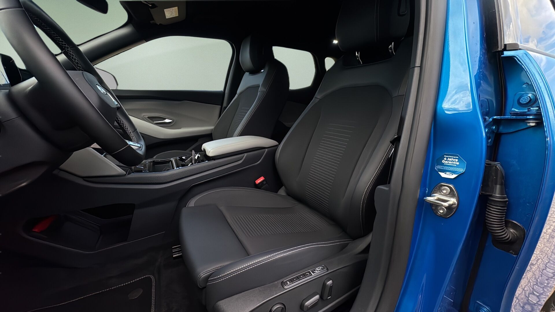 Blå Ford Capri fra 2025