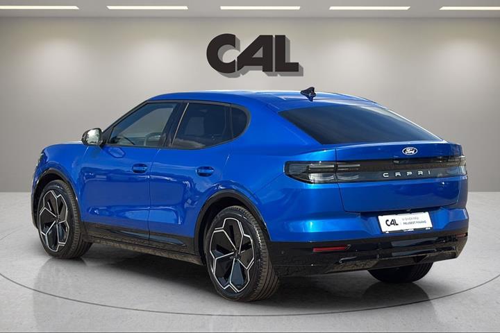 Blå Ford Capri fra 2025