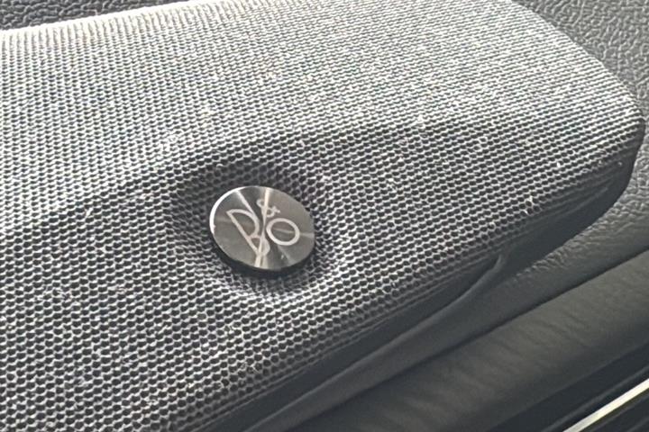Grå Ford Capri fra 2025