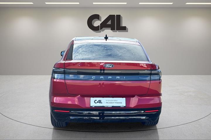 Rød Ford Capri fra 2025