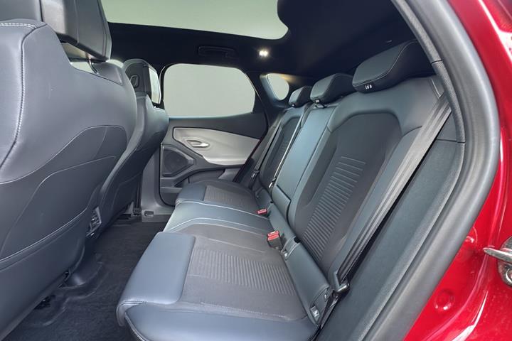 Rød Ford Capri fra 2025