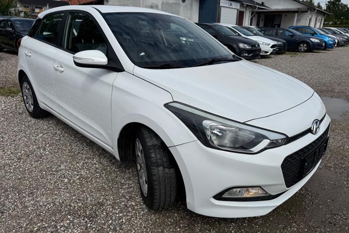 Hvid Hyundai i20 fra 2015