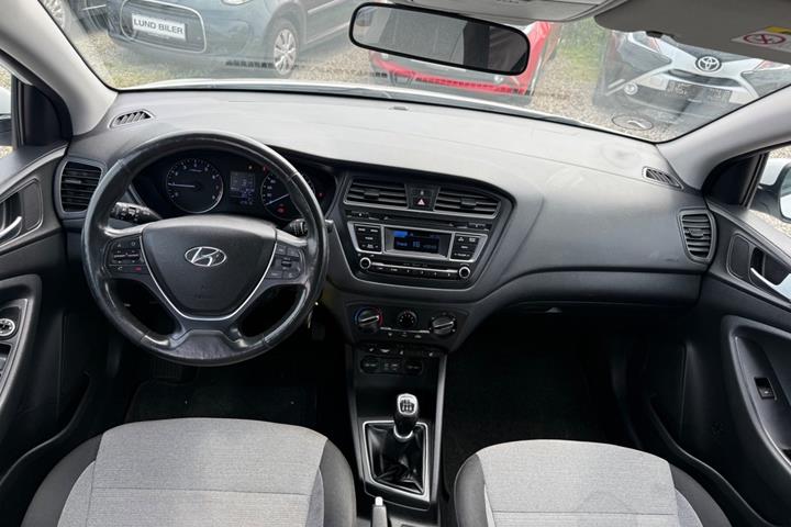 Hvid Hyundai i20 fra 2015