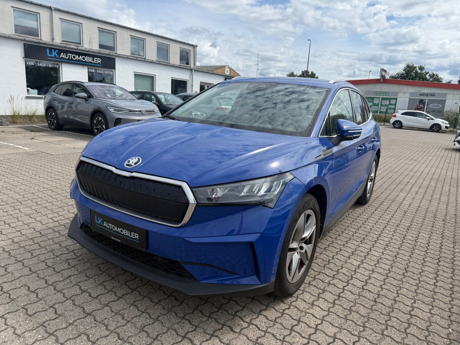 Blå Skoda Enyaq fra 2022