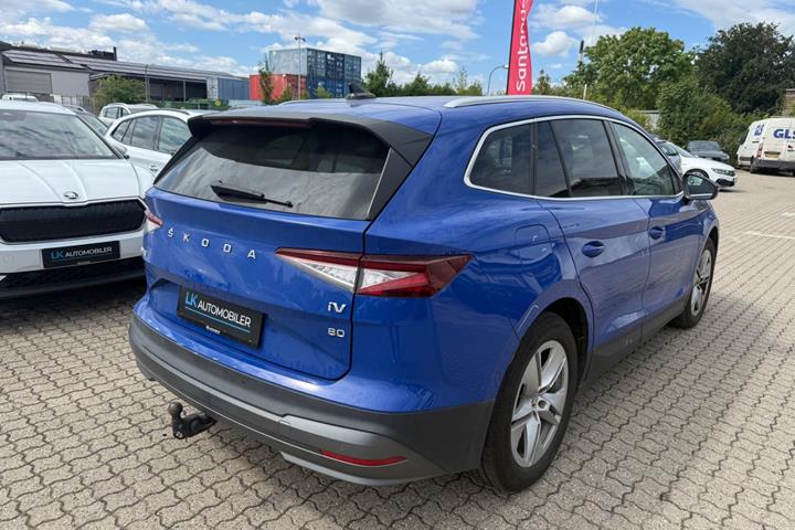 Blå Skoda Enyaq fra 2022
