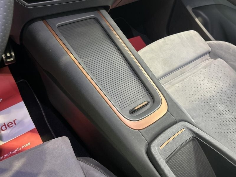 Grå Cupra Born fra 2023