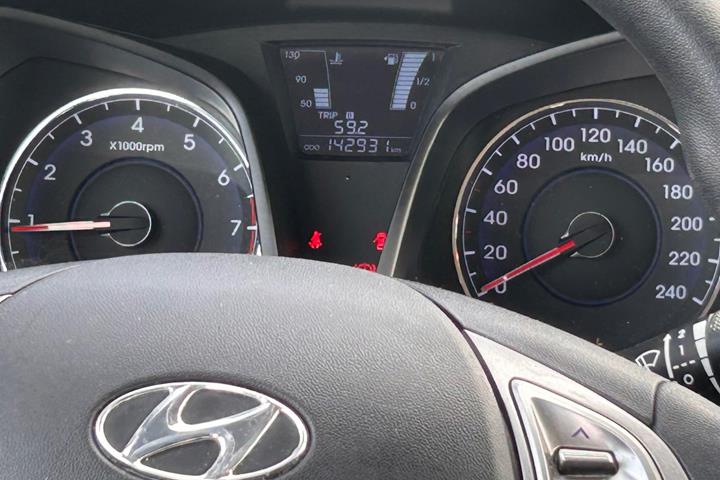 Grå Hyundai ix20 fra 2014