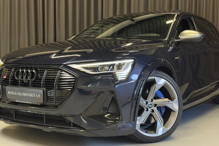 Blå Audi e-tron S fra 2022