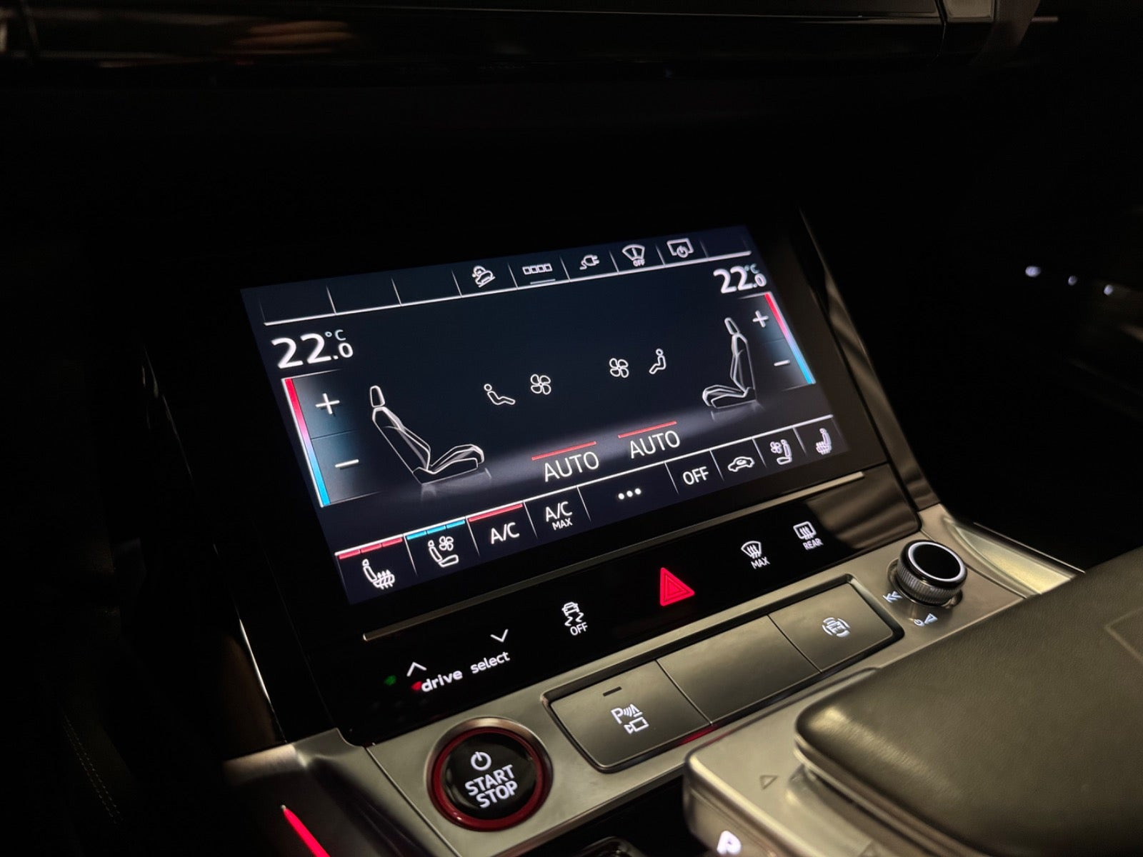 Blå Audi e-tron S fra 2022