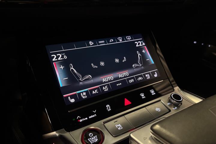 Blå Audi e-tron S fra 2022