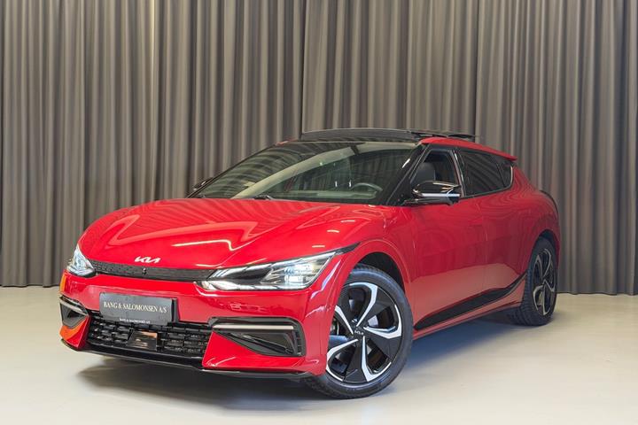 Rød Kia EV6 fra 2021 set udefra