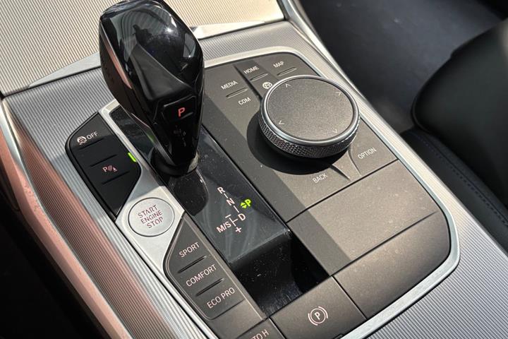 undefined BMW 320d fra 2020