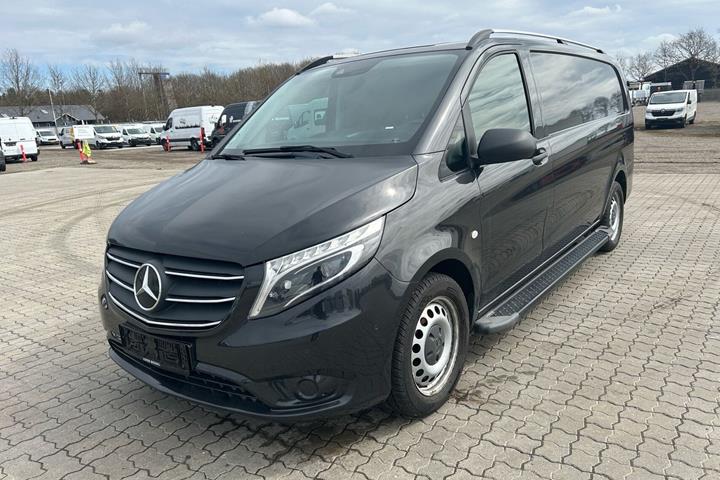 Grå Mercedes Vito 119 fra 2020