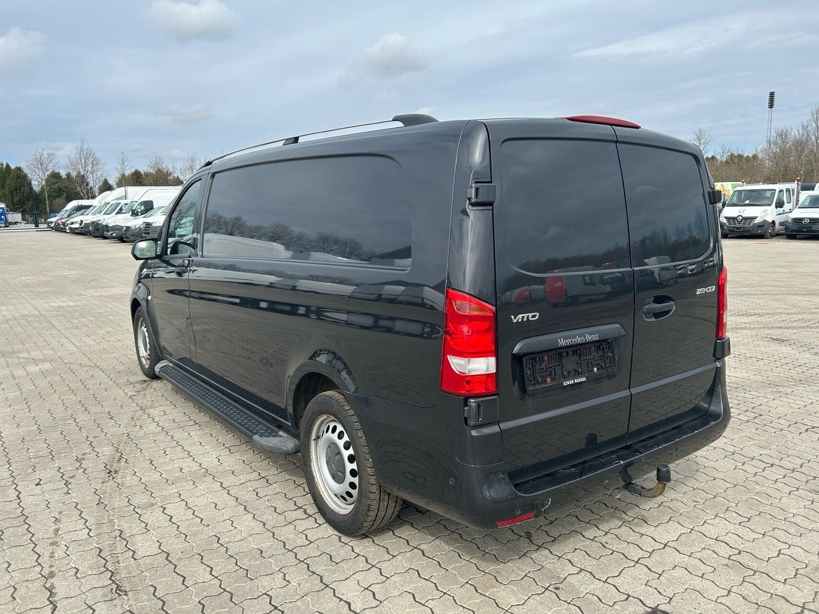 Grå Mercedes Vito 119 fra 2020