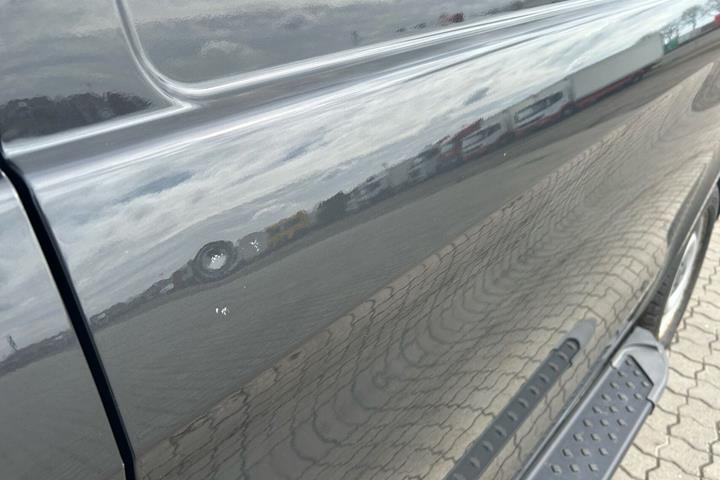 Grå Mercedes Vito 119 fra 2020