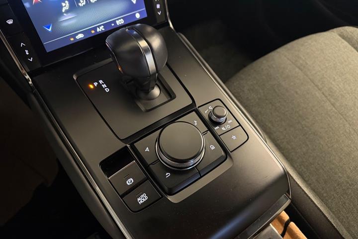 Grå Mazda MX-30 fra 2023