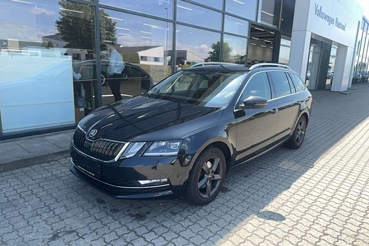 Sort Skoda Octavia fra 2018