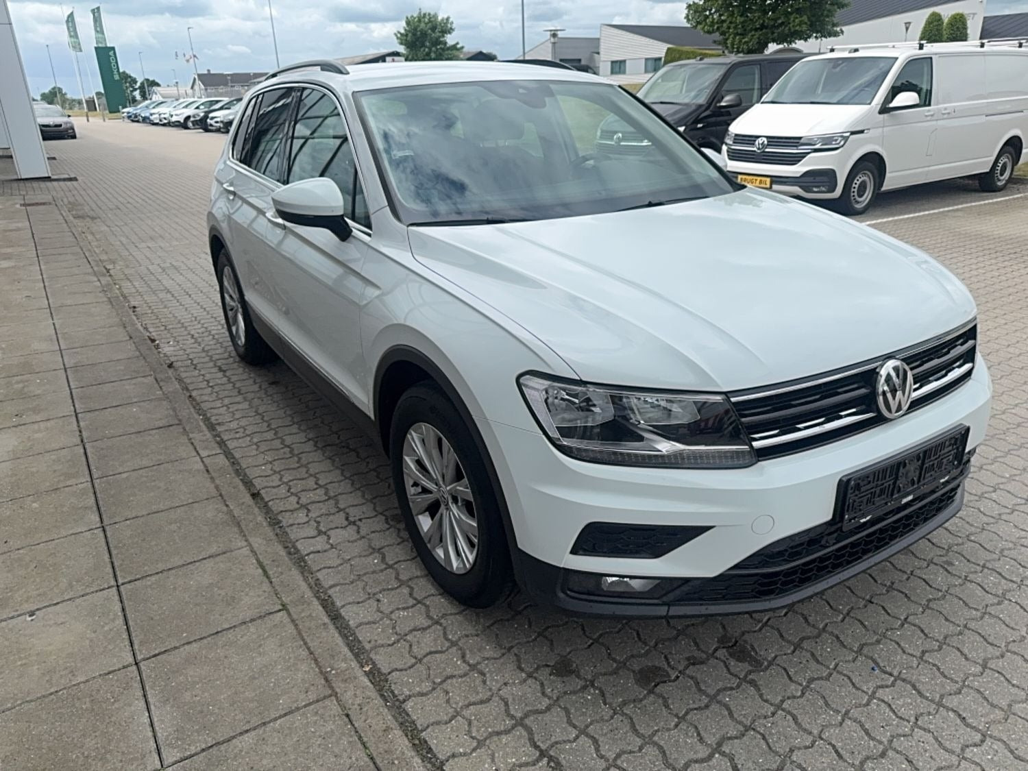 Hvid VW Tiguan fra 2019