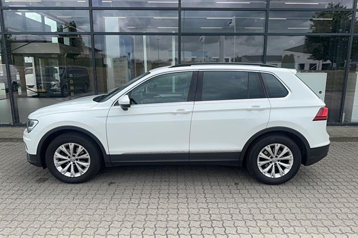 Hvid VW Tiguan fra 2019