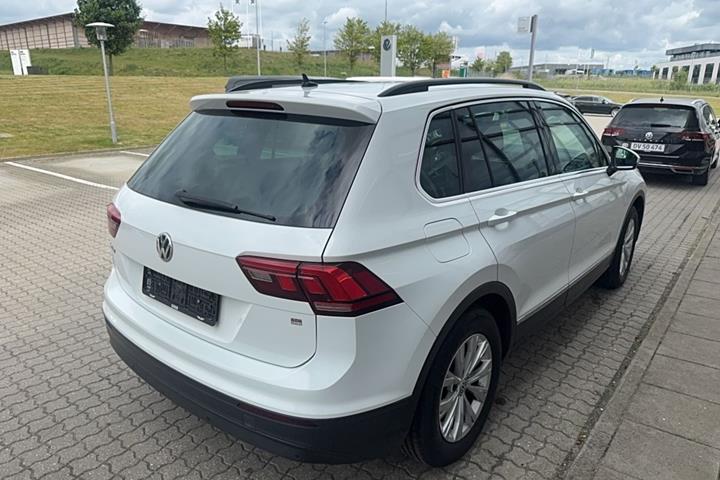 Hvid VW Tiguan fra 2019