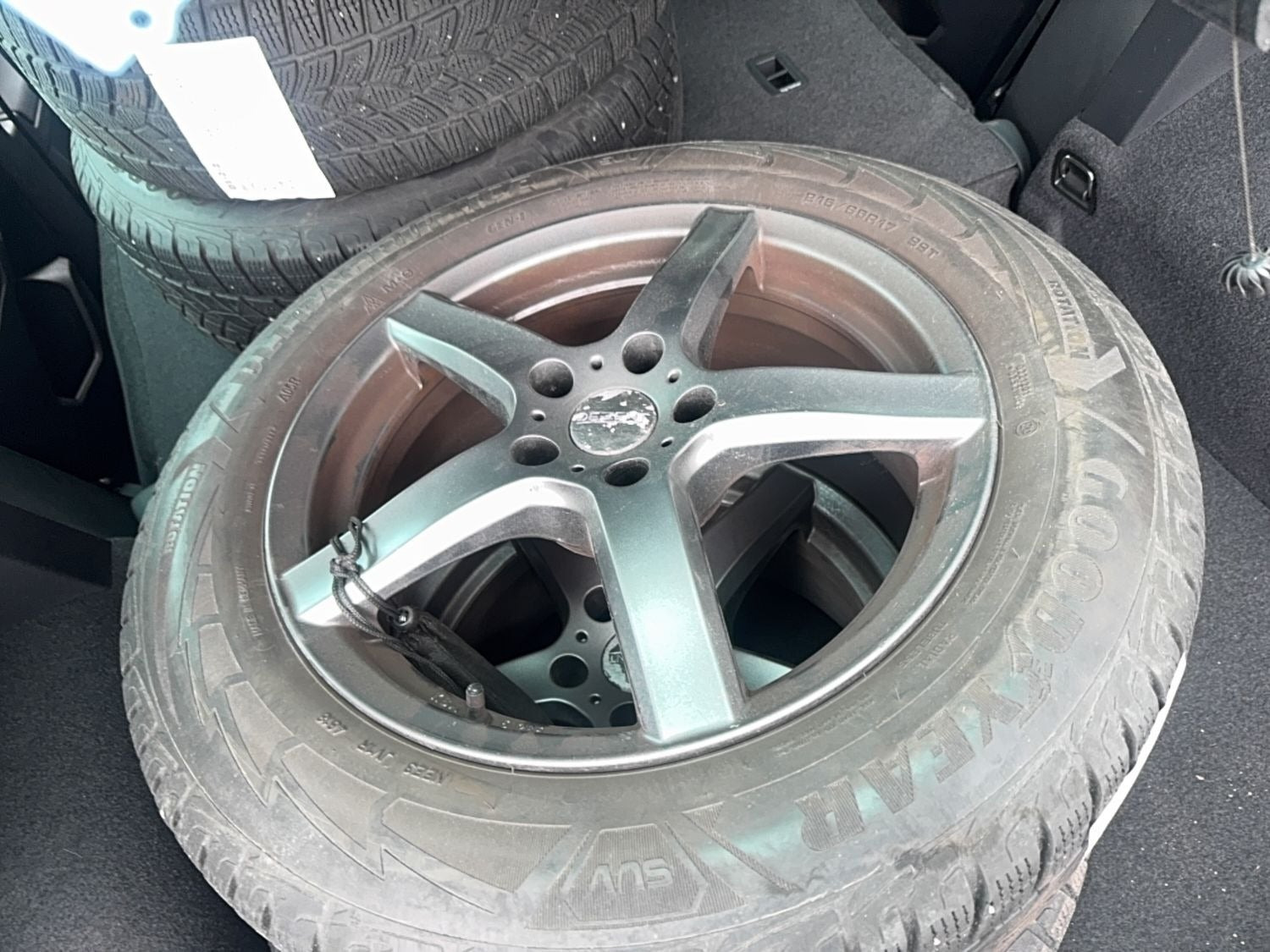 Hvid VW Tiguan fra 2019