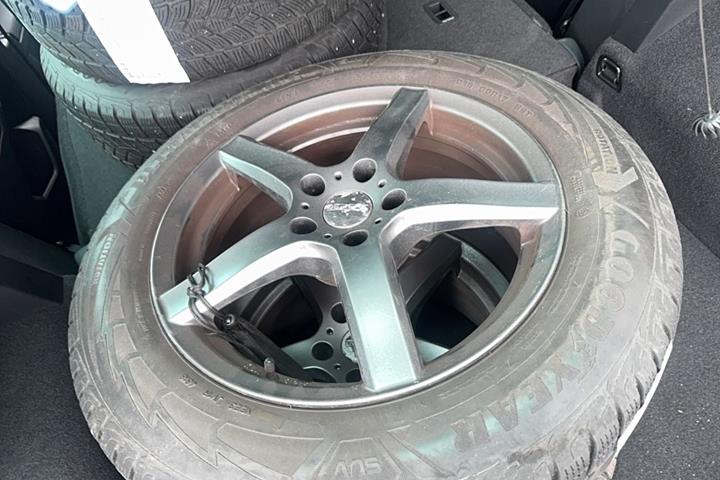 Hvid VW Tiguan fra 2019