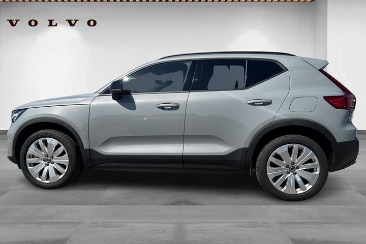 Grå Volvo EX40 fra 2025