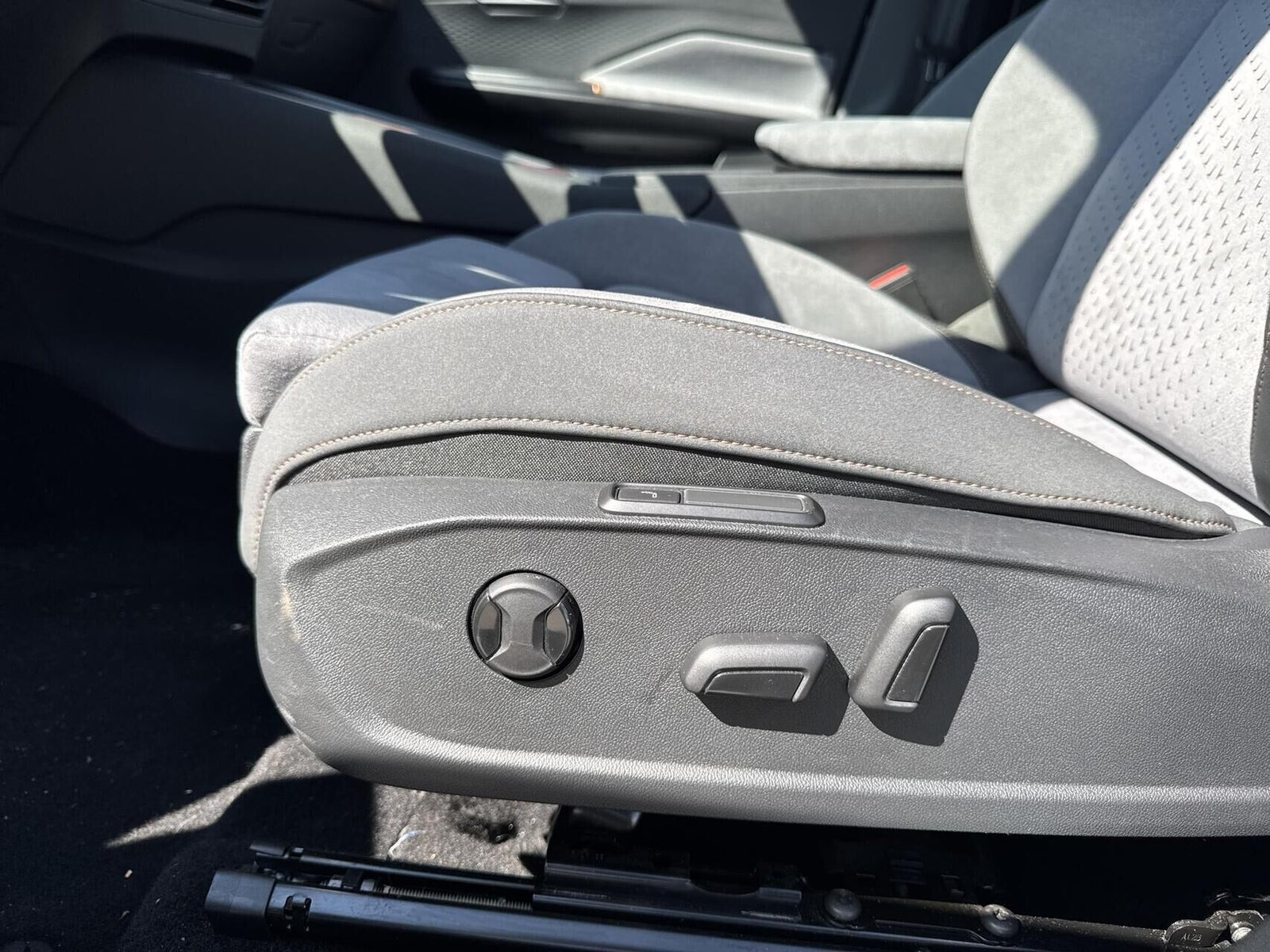 Grå Cupra Born fra 2024