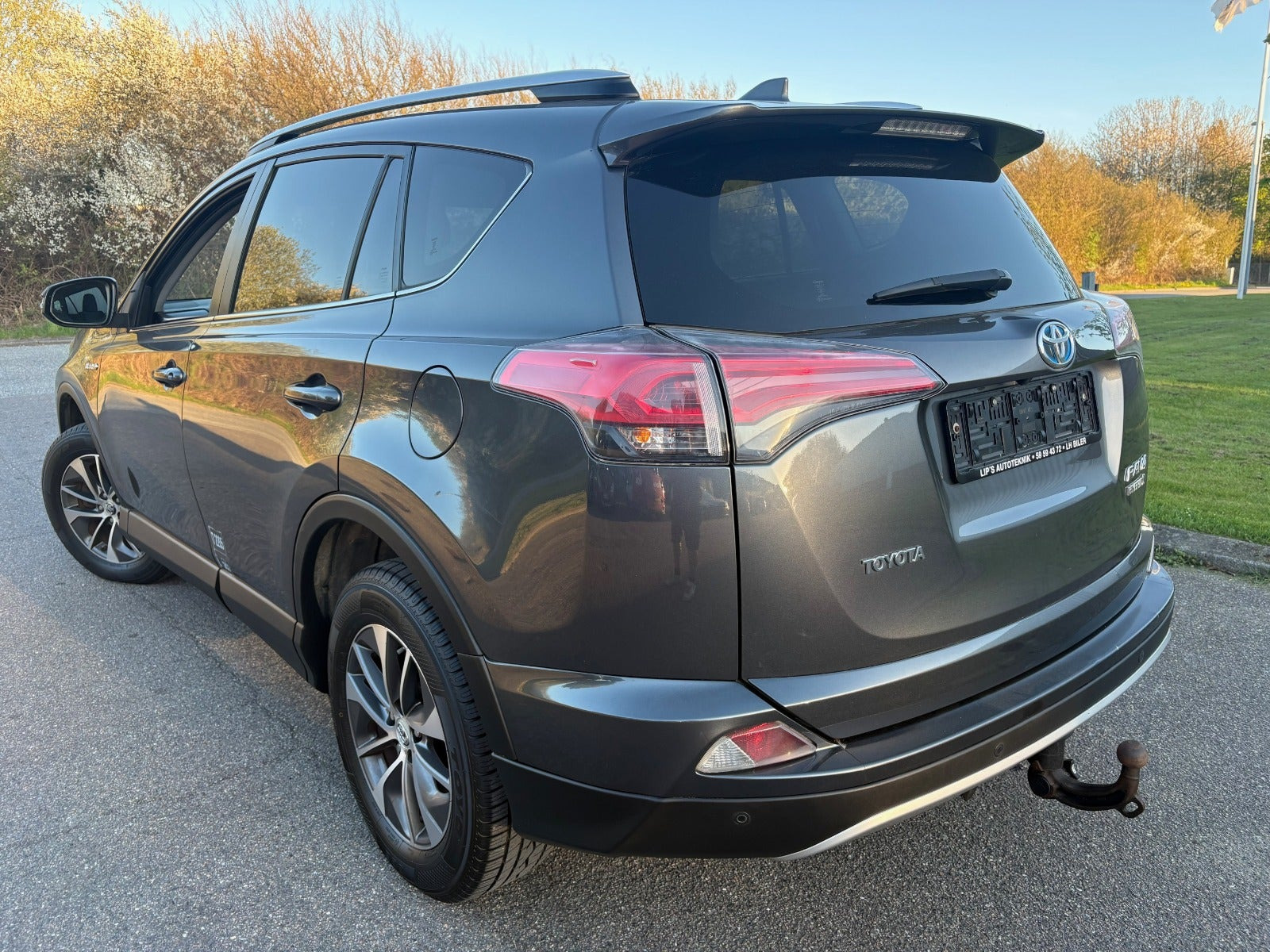 Sort Toyota RAV4 fra 2017