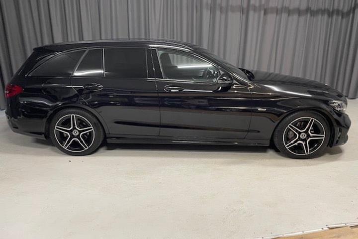 Sort Mercedes C220 d fra 2021