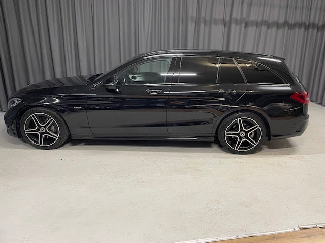 Sort Mercedes C220 d fra 2021