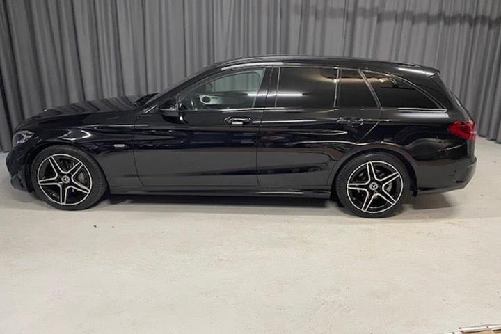 Sort Mercedes C220 d fra 2021