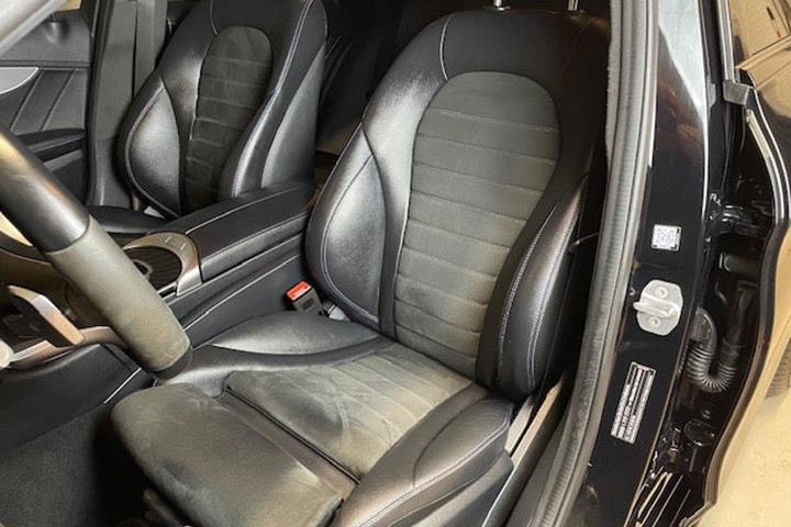 Sort Mercedes C220 d fra 2021