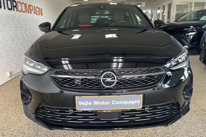 Sort Opel Corsa-e fra 2023