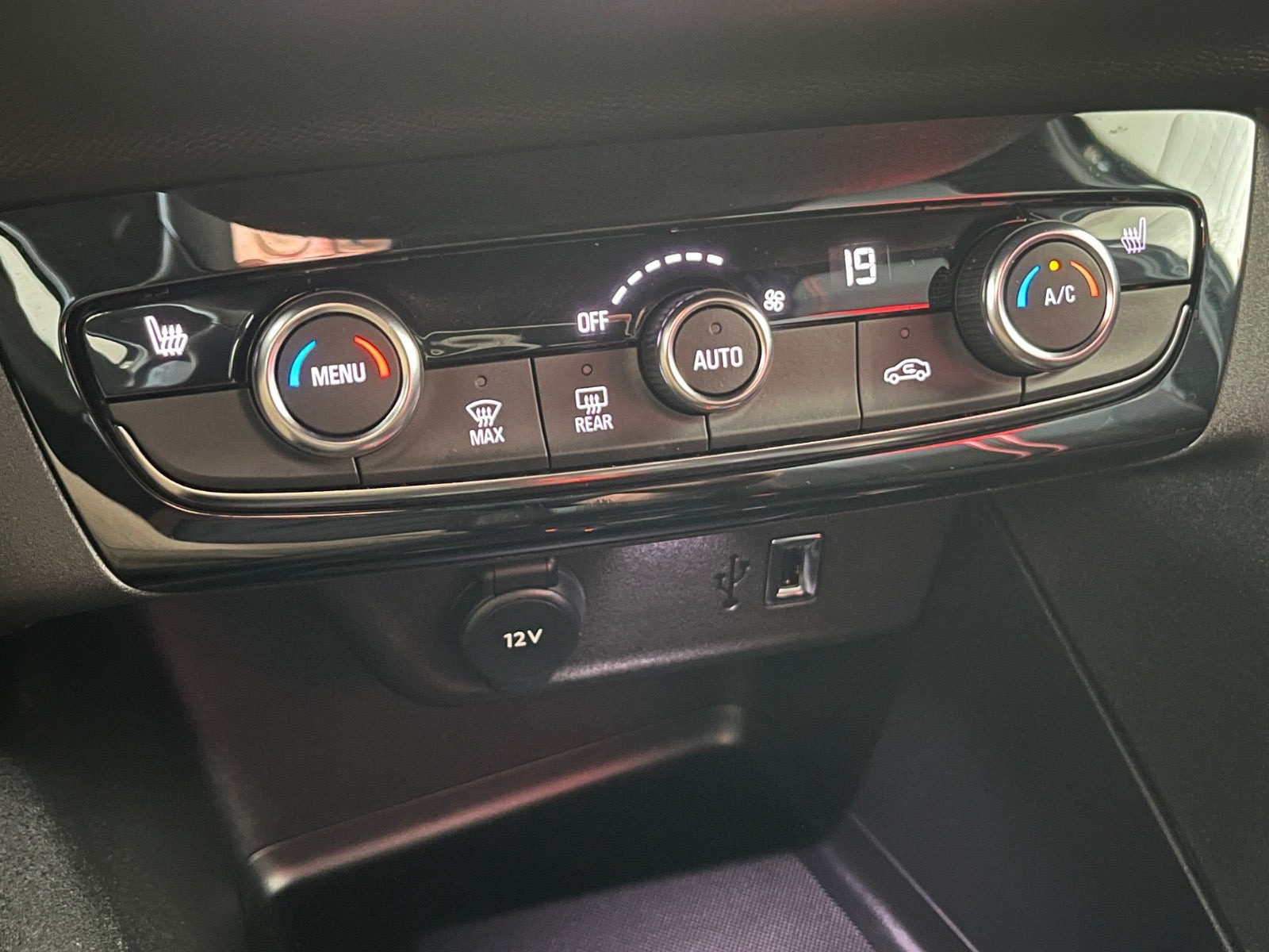 Sort Opel Corsa-e fra 2023