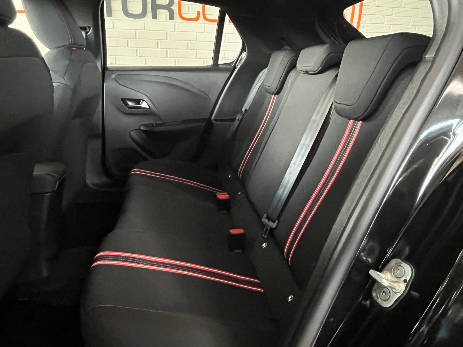 Sort Opel Corsa-e fra 2023