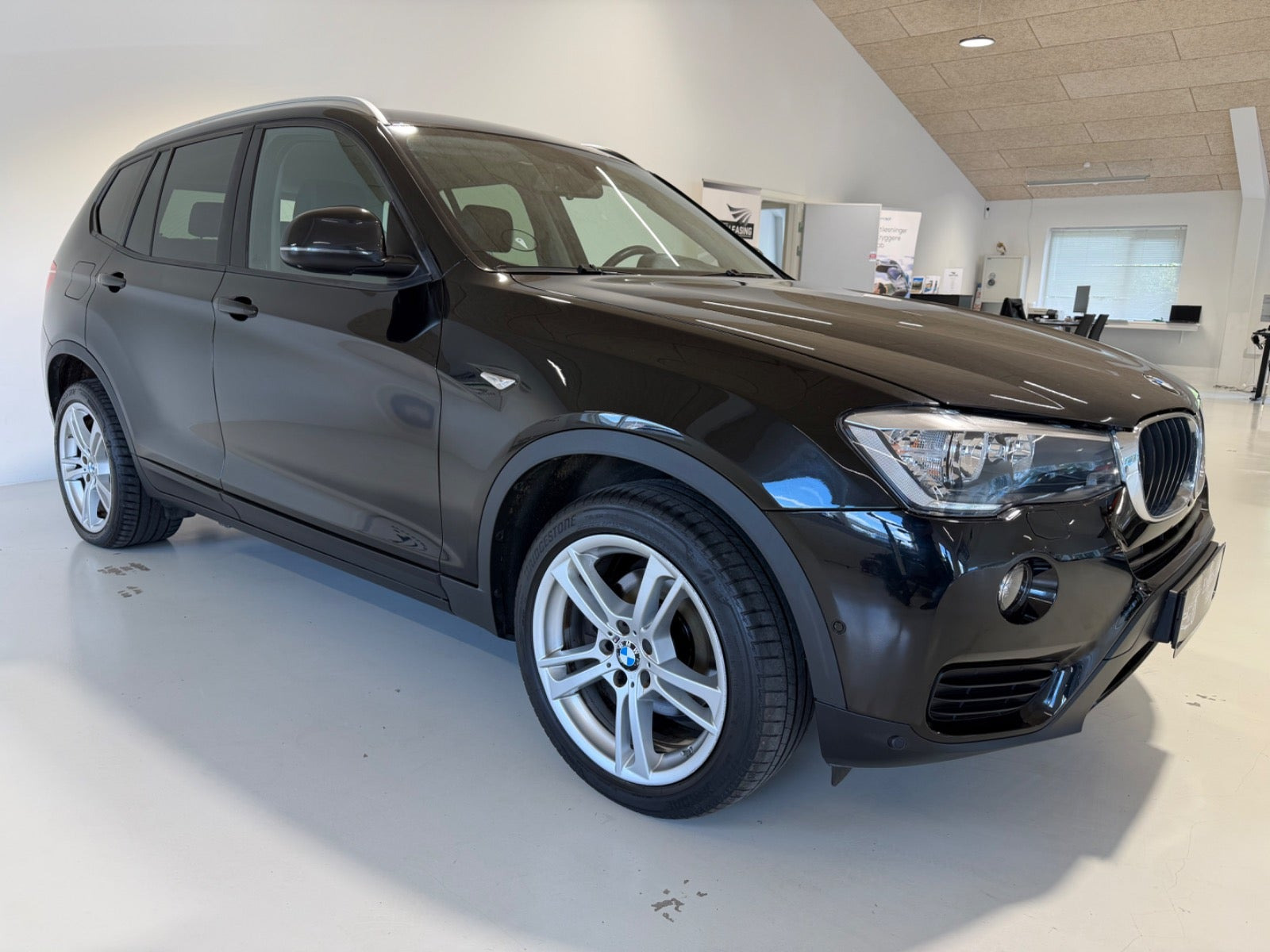 Sort BMW X3 fra 2016