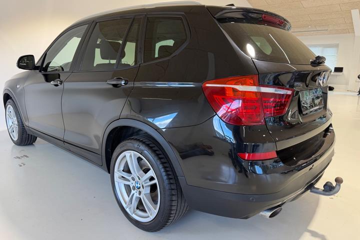 Sort BMW X3 fra 2016