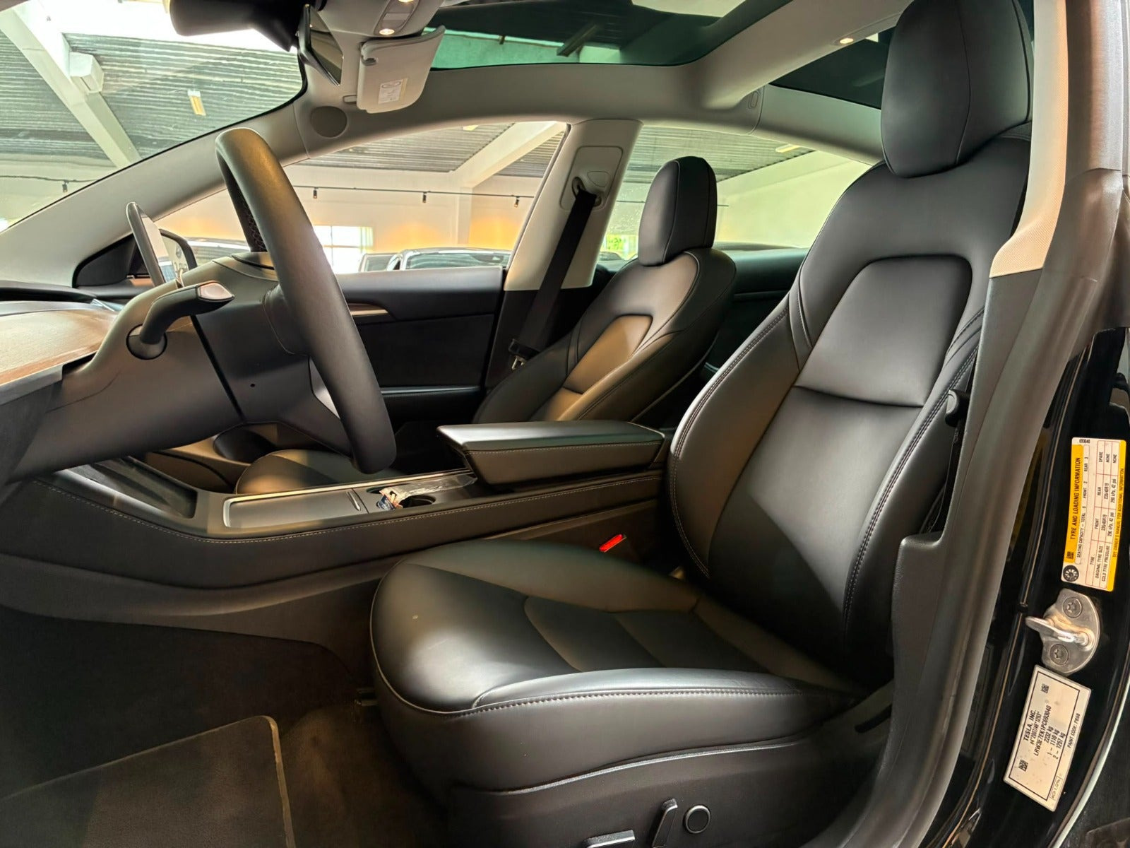 Sort Tesla Model 3 fra 2022