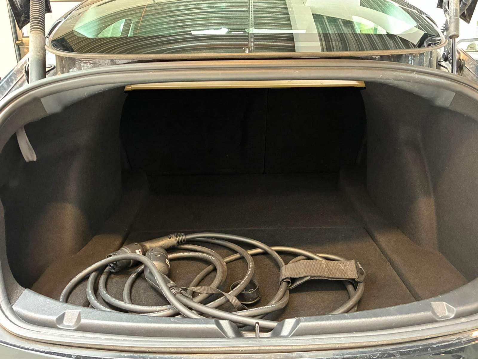 Sort Tesla Model 3 fra 2022