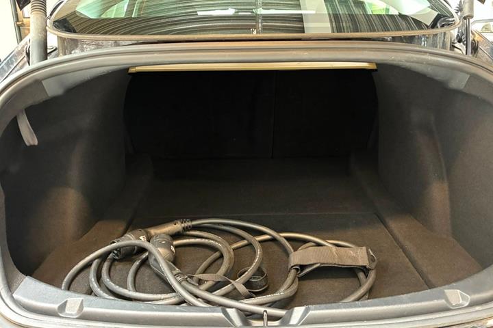 Sort Tesla Model 3 fra 2022