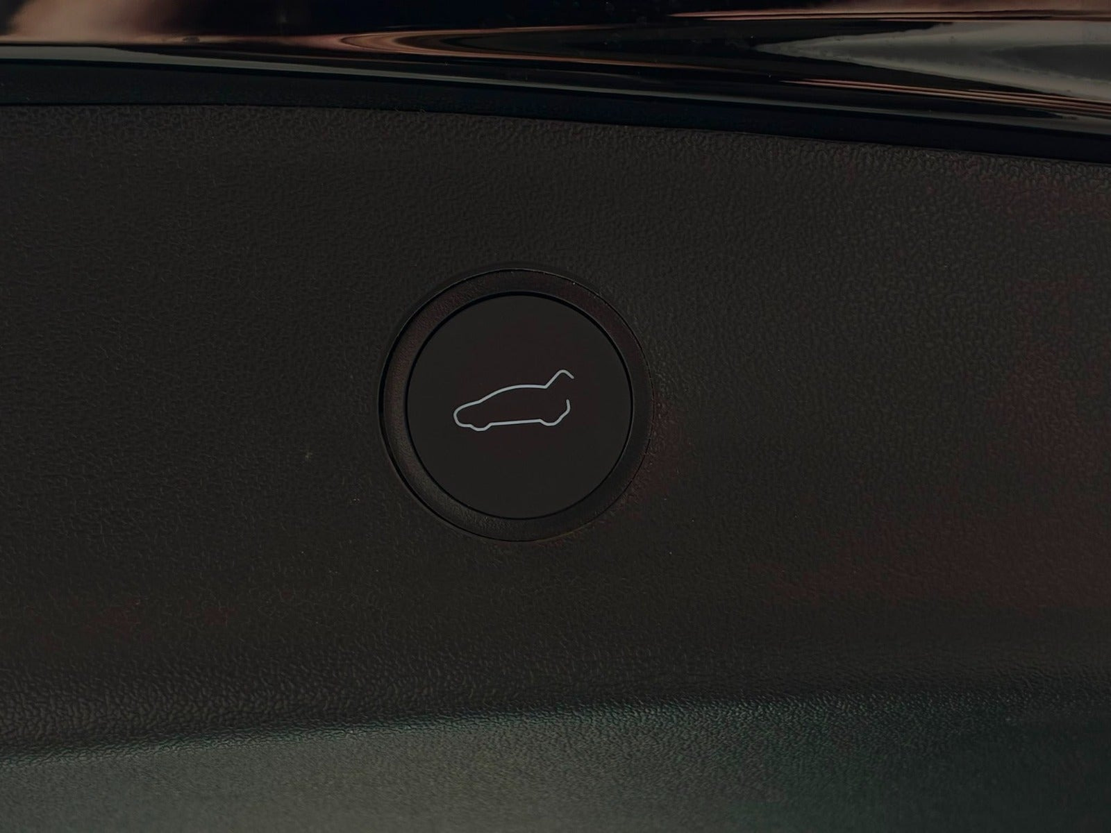 Sort Tesla Model 3 fra 2022