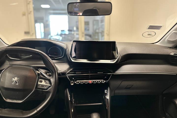 Grå Peugeot 208 fra 2020