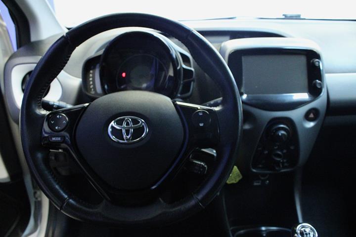 Hvid Toyota Aygo fra 2018