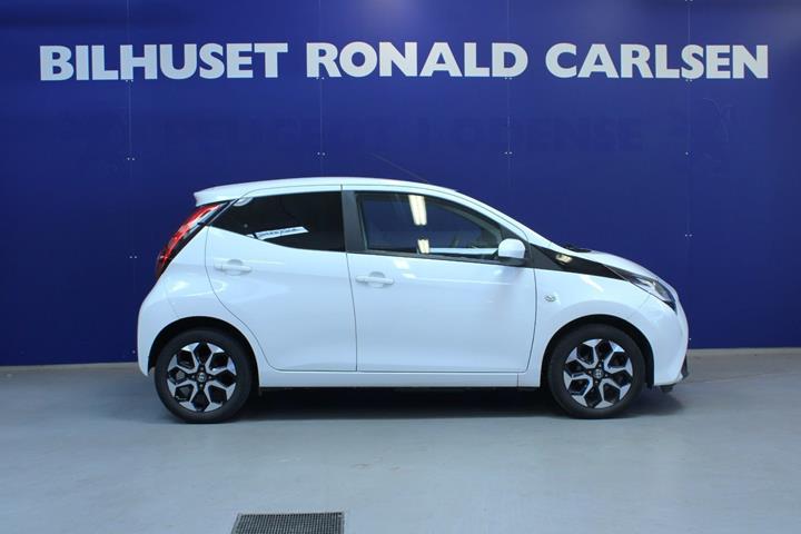 Hvid Toyota Aygo fra 2018