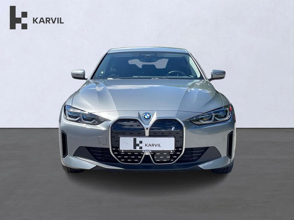 Sølv BMW i4 fra 2024