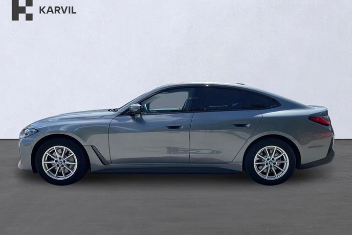 Sølv BMW i4 fra 2024