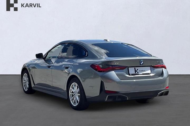 Sølv BMW i4 fra 2024